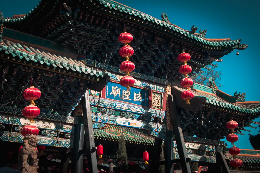 沈阳铁西区马克马丁美发店2024年烫染技术升级与流行趋势解析